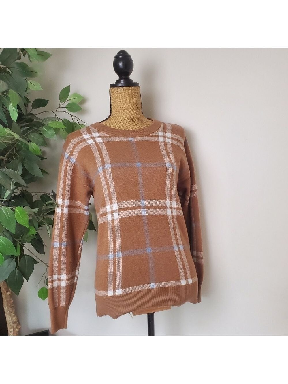 Tahari Womens Crew Neck Sweater Tan Blue Plaid Size Small
